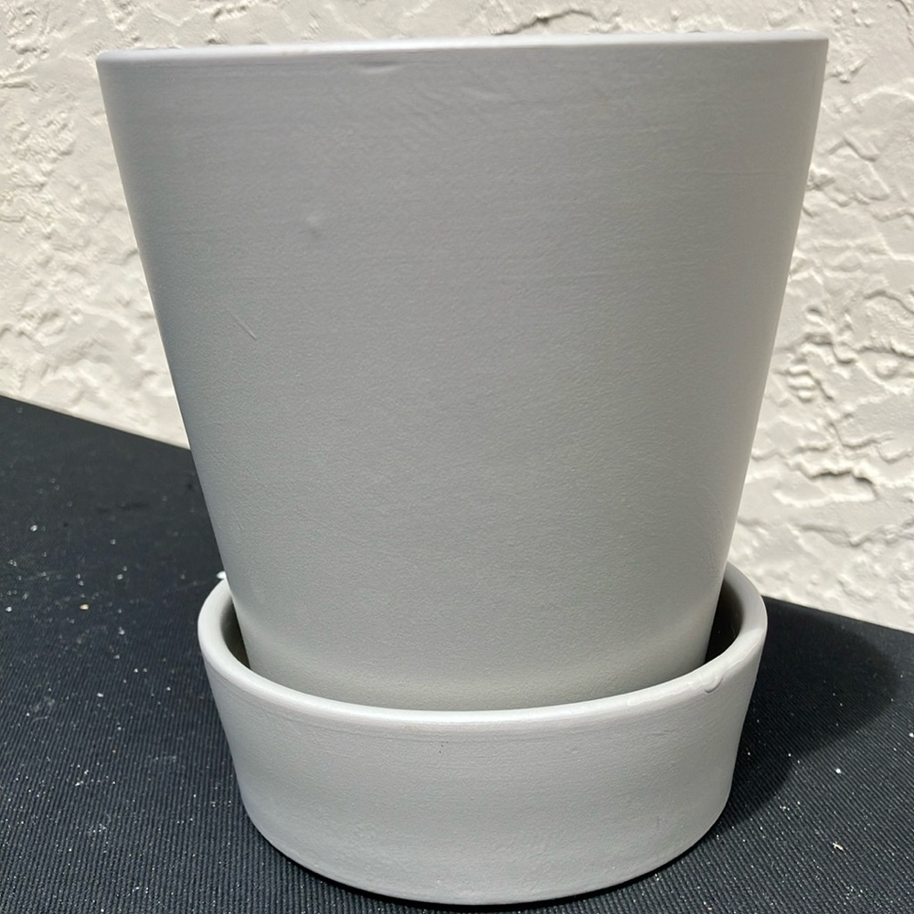 Ceramic Planter with Saucer - Picture 2 of 8